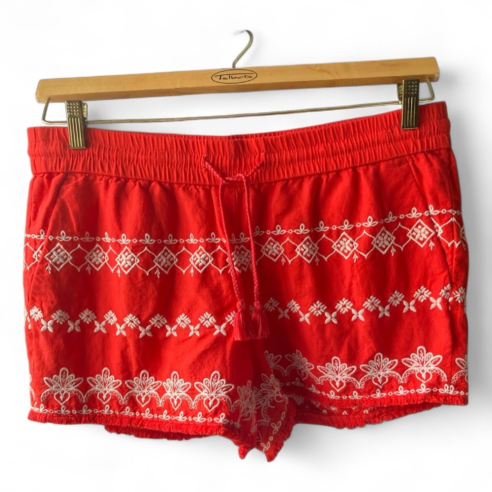 LOFT Bright Red Orange Shorts Size Medium White Embroidered Florals Like New